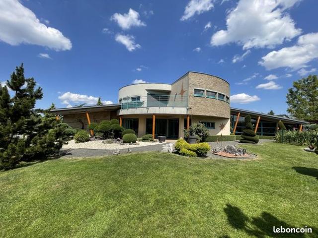 Maison 6 pièces 262 m²
