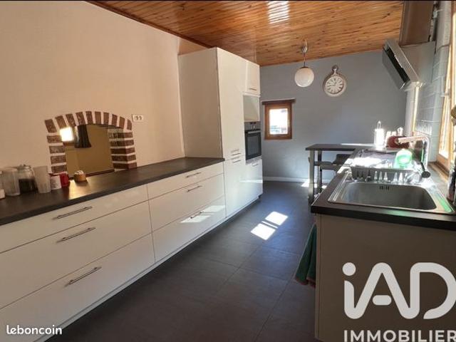 Maison 6 pièces 263 m²
