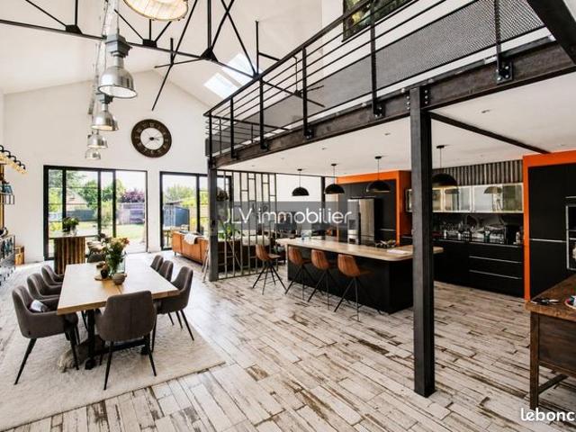 Maison 6 pièces 263 m²
