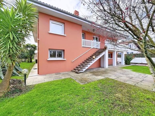 Maison 6 pièces 263 m²