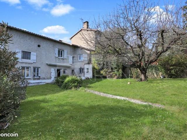 Maison 6 pièces 263 m²