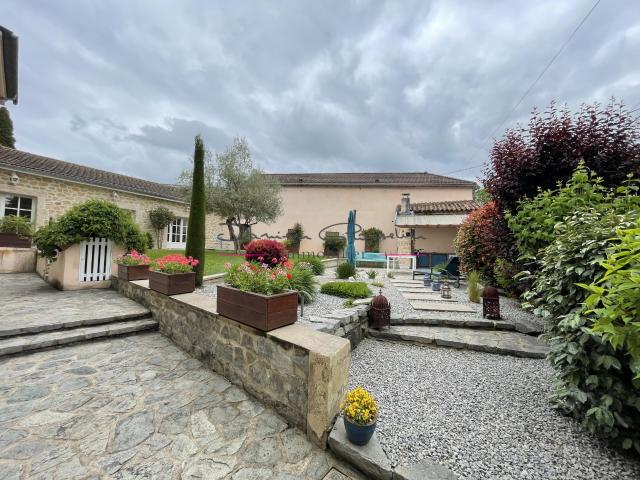 Maison 6 pièces 263 m²