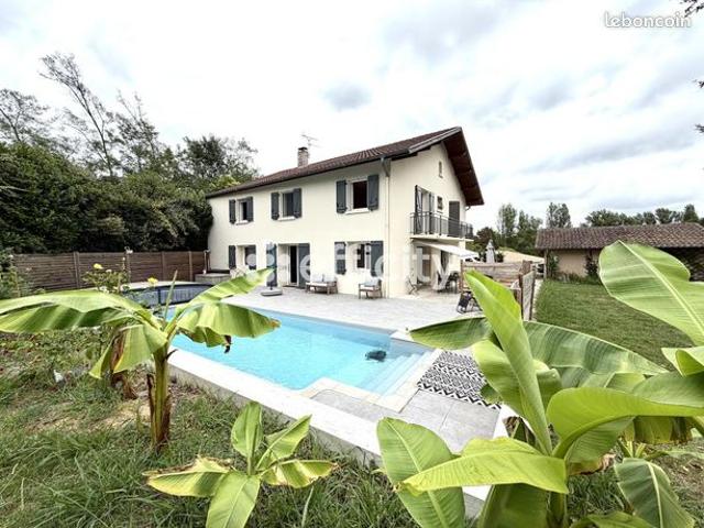 Maison 6 pièces 274 m²