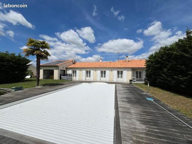 Maison 6 pièces 274 m²