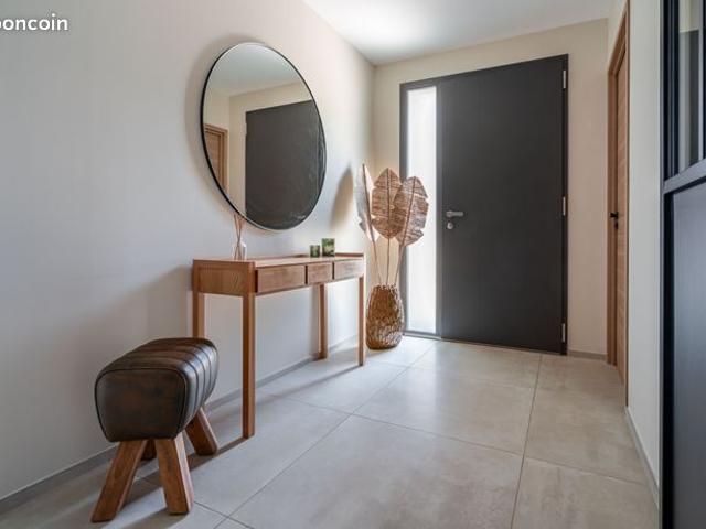 Maison 6 pièces 275 m²
