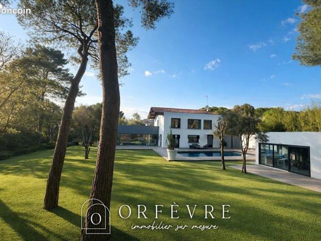 Maison 6 pièces 275 m²