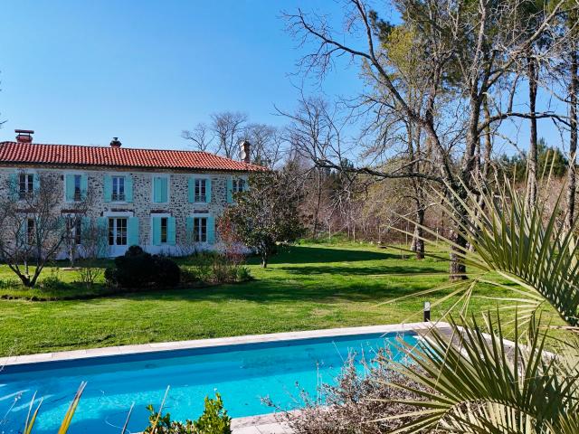 Maison 6 pièces 275 m²