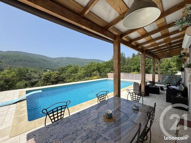 Maison 6 pièces 275 m²