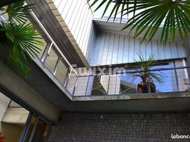 Maison 6 pièces 275 m²