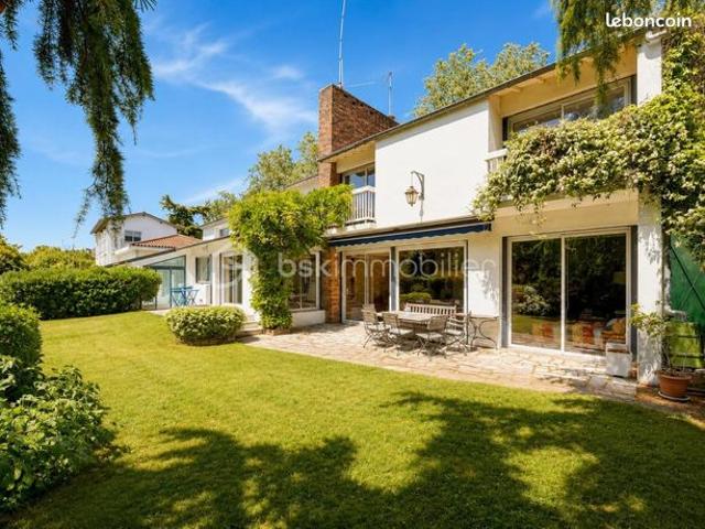 Maison 6 pièces 275 m²