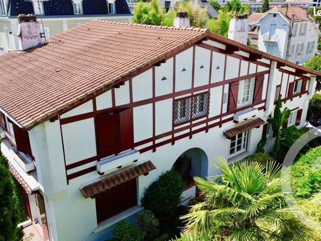 Maison 6 pièces 275 m²