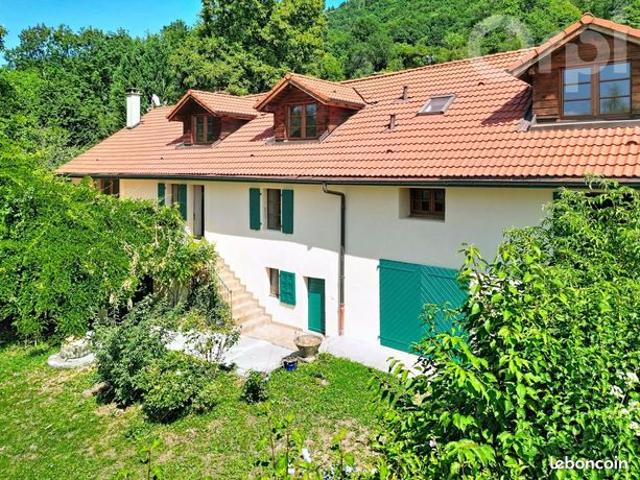 Maison 6 pièces 275 m²