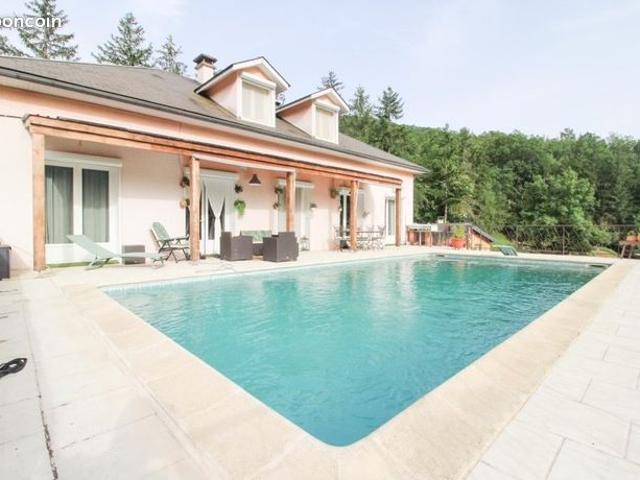 Maison 6 pièces 276 m²