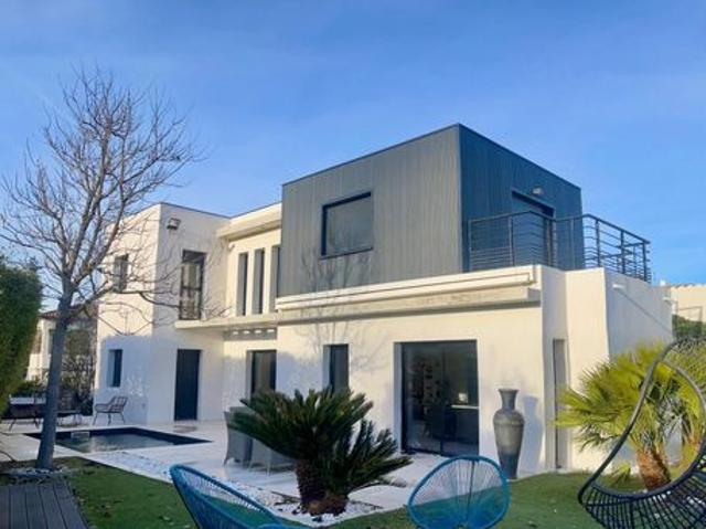 Maison 6 pièces 276 m²