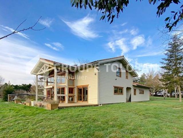 Maison 6 pièces 277 m²