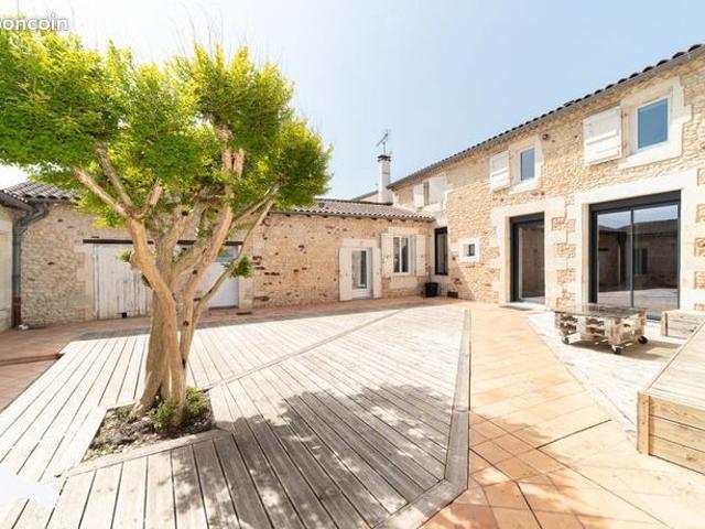 Maison 8 pièces 388 m²