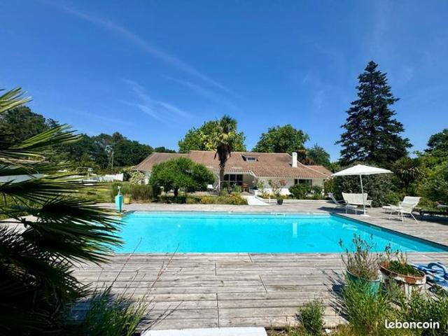 Maison 6 pièces 278 m²