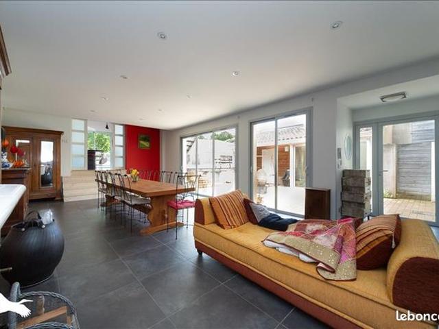 Maison 6 pièces 278 m²