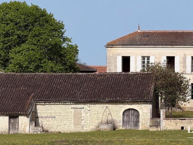 Maison 6 pièces 278 m²