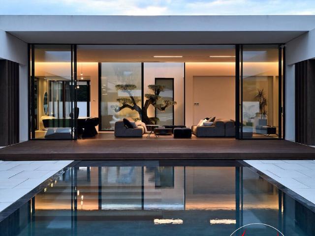 Maison 6 pièces 278 m²