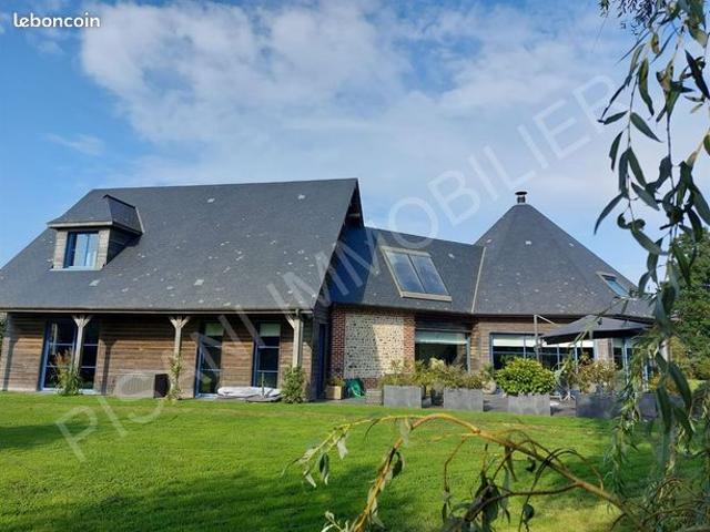 Maison 6 pièces 270 m²