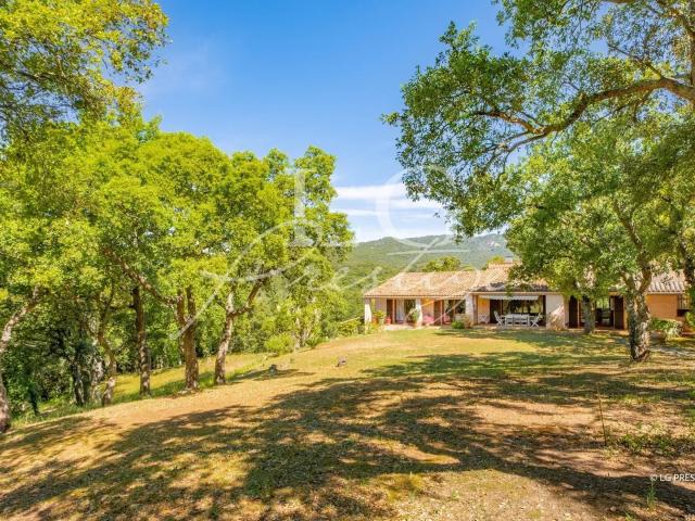 Maison 6 pièces 270 m²