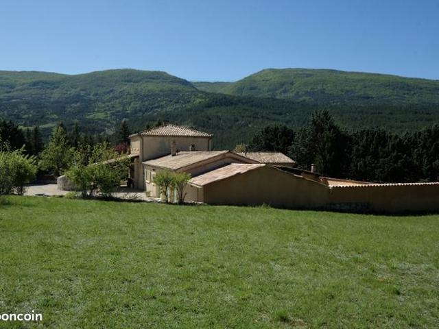 Maison 6 pièces 270 m²