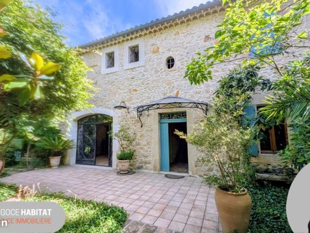 Maison 6 pièces 270 m²