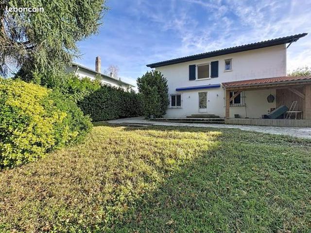 Maison 6 pièces 270 m²