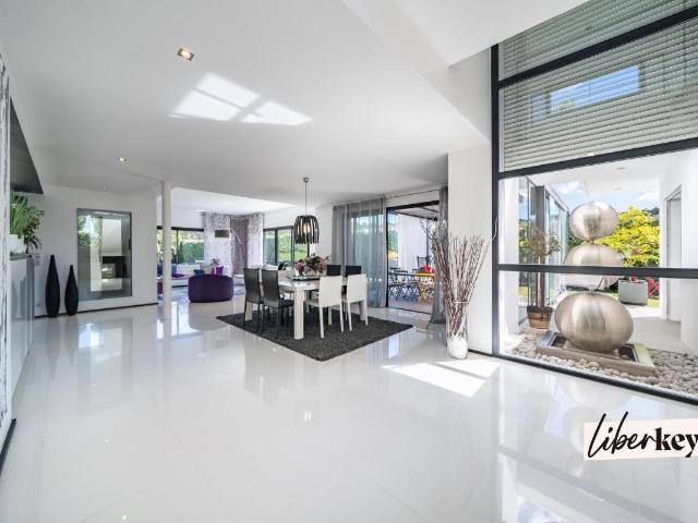 Maison 6 pièces 270 m²