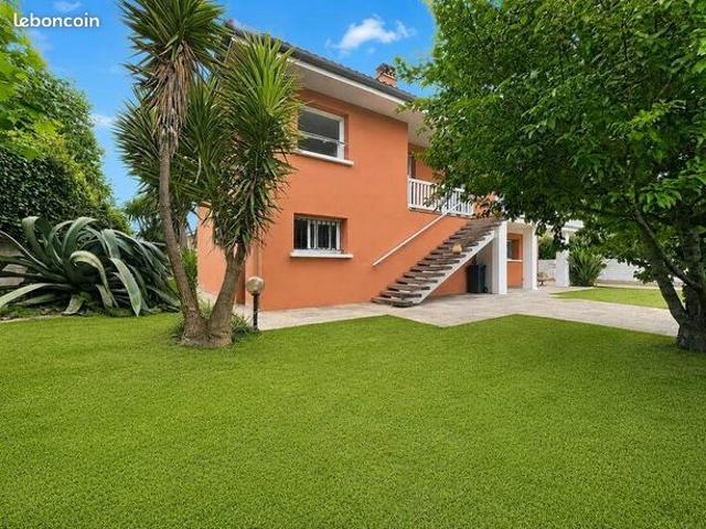 Maison 6 pièces 270 m²