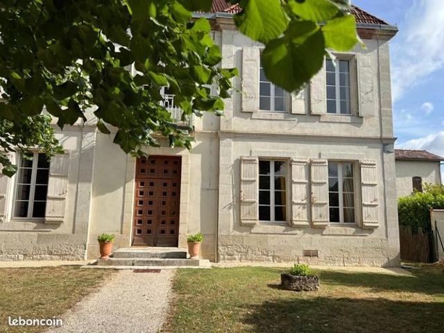Maison 6 pièces 270 m²