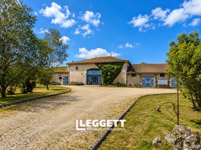 Maison 6 pièces 270 m²