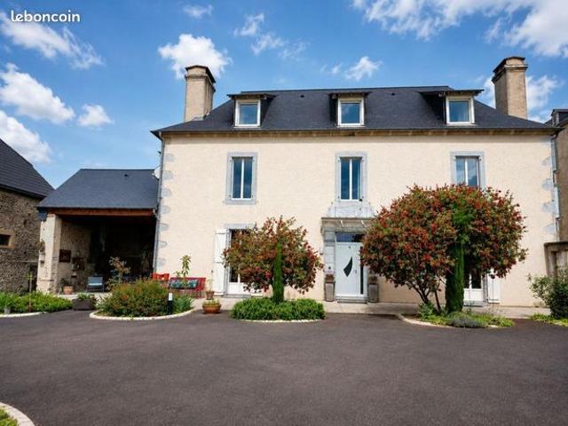 Maison 6 pièces 270 m²