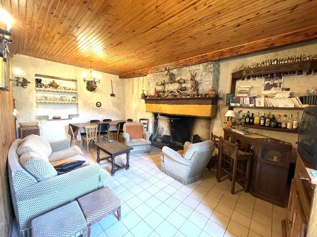 Maison 6 pièces 270 m²