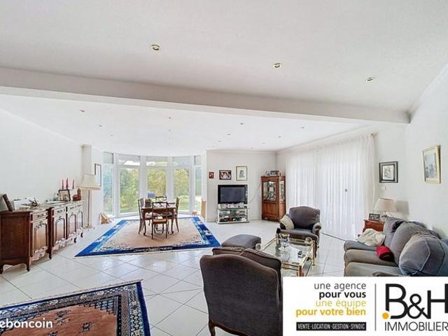 Maison 6 pièces 272 m²