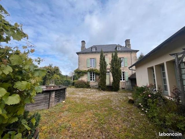 Maison 6 pièces 272 m²