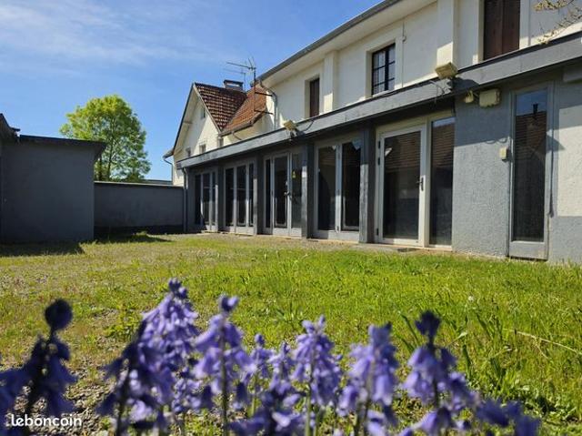 Maison 6 pièces 273 m²
