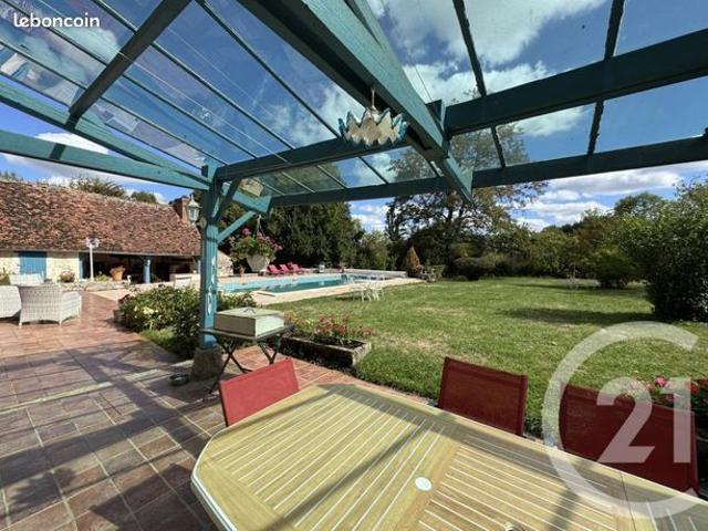 Maison 6 pièces 273 m²