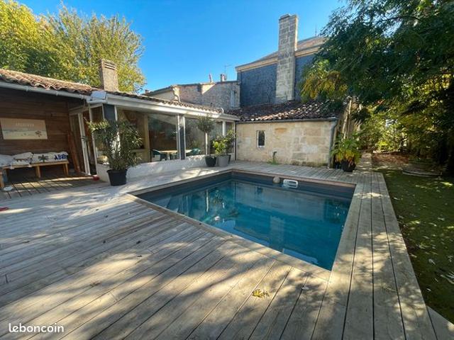 Maison 6 pièces 273 m²
