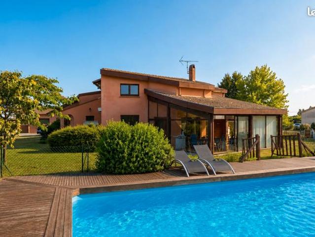 Maison 6 pièces 244 m²