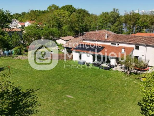 Maison 6 pièces 273 m²