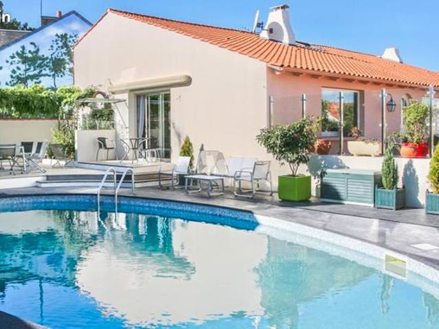 Maison 6 pièces 284 m²