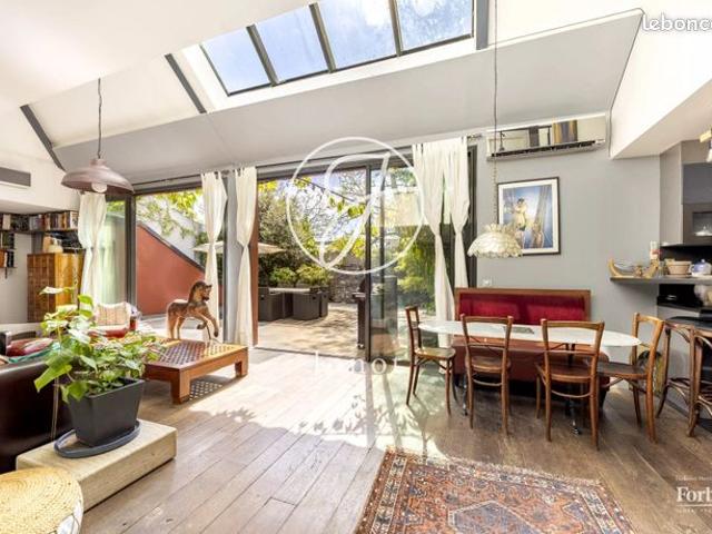 Maison 6 pièces 285 m²