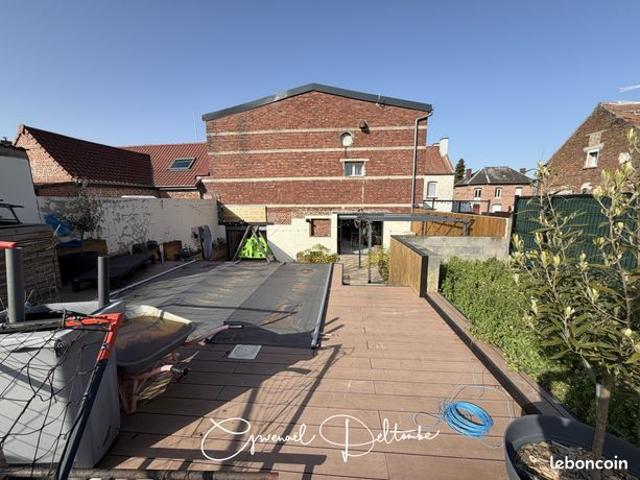 Maison 6 pièces 286 m²