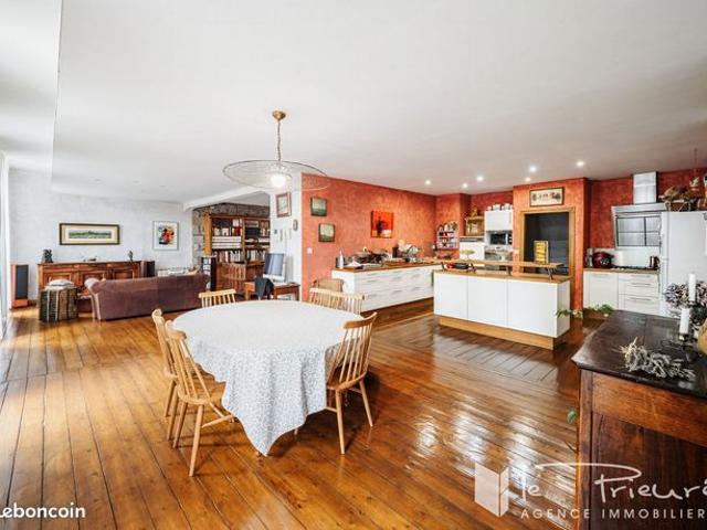 Maison 6 pièces 286 m²