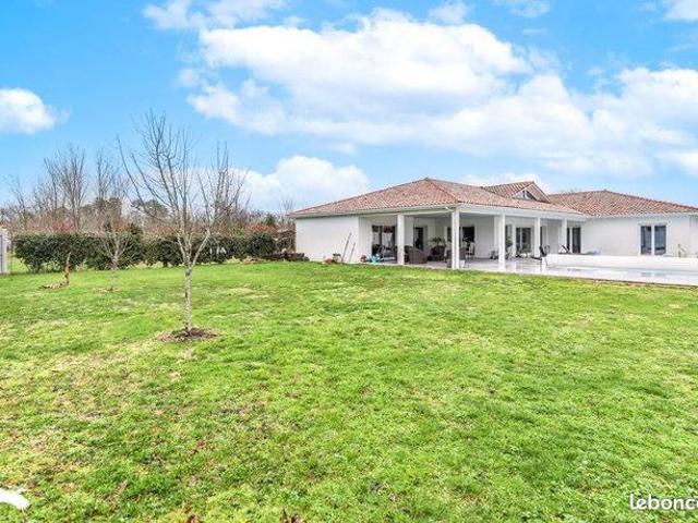 Maison 6 pièces 287 m²