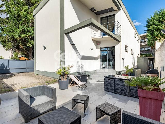 Maison 6 pièces 287 m²