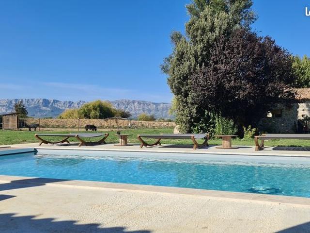 Maison 6 pièces 288 m²