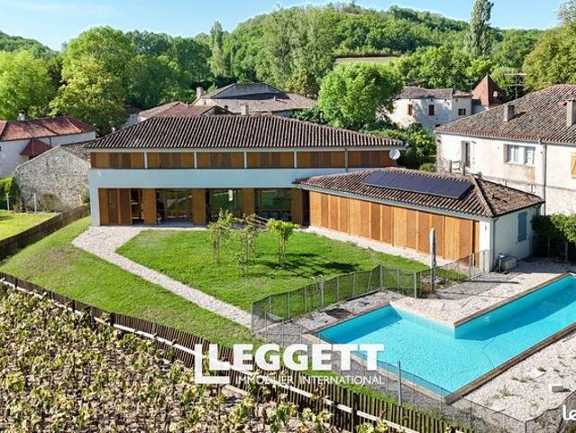 Maison 6 pièces 288 m²